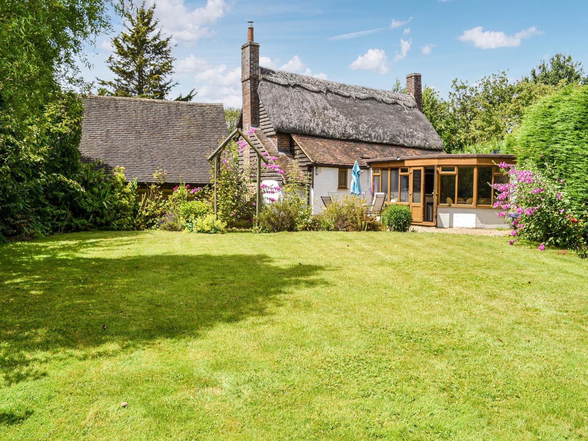 The Old Thatched Cottage เทนเทอร์เดน ภายนอก รูปภาพ